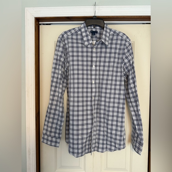 GAP Other - NWT men’s gap fitted button front long sleeve shirt, size large
